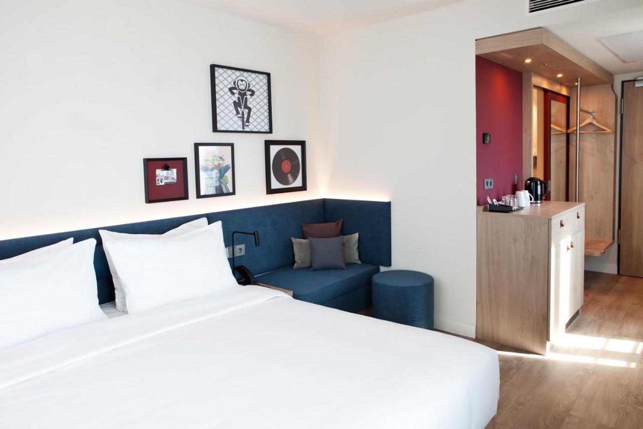 Hotel Hampton By Hilton Ratisbona Esterno foto
