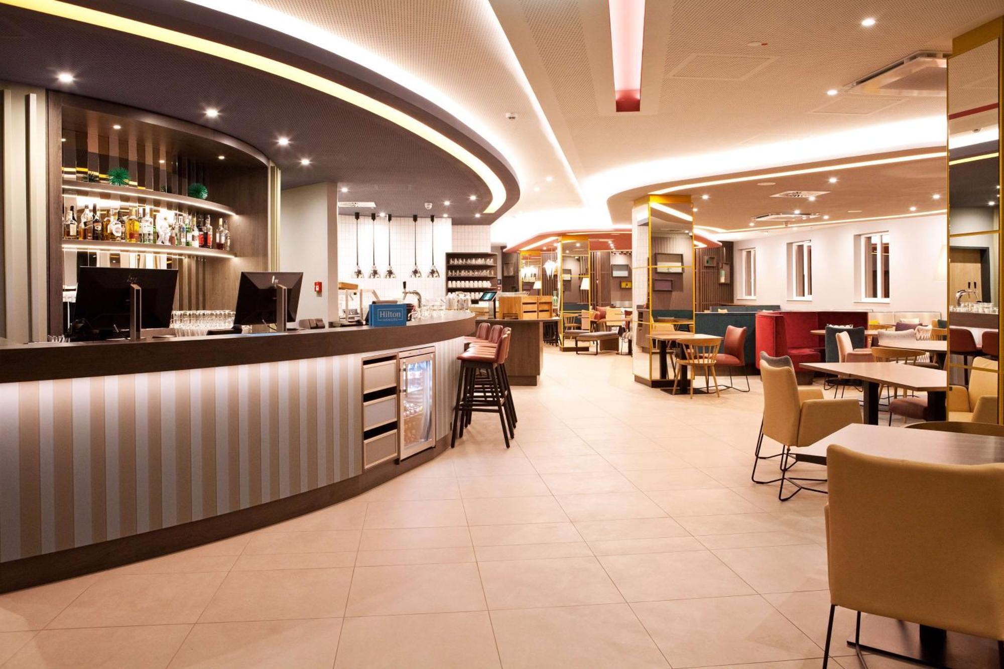Hotel Hampton By Hilton Ratisbona Esterno foto